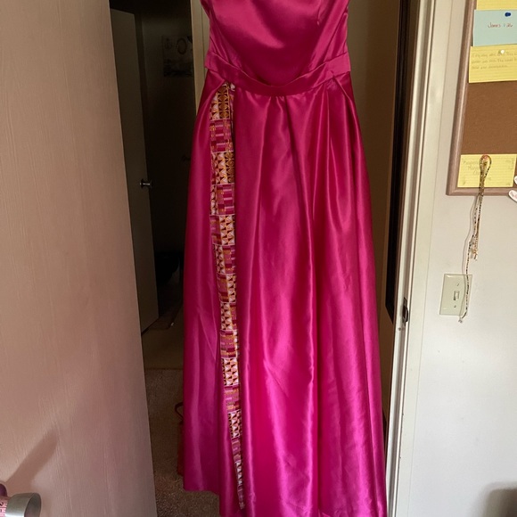 Fushia Gown - Picture 3 of 14